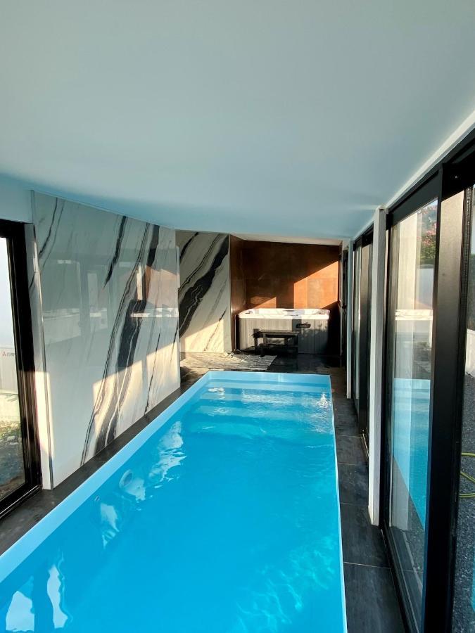 אנגלה Agreable Maison De Ville Avec Une Belle Terrasse מראה חיצוני תמונה